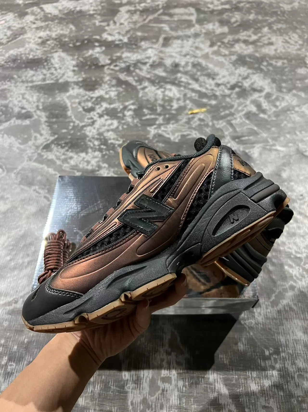 New Balance 1000 Noir Marron Semelle multicouche Contraste métallique Baskets épaisses 5