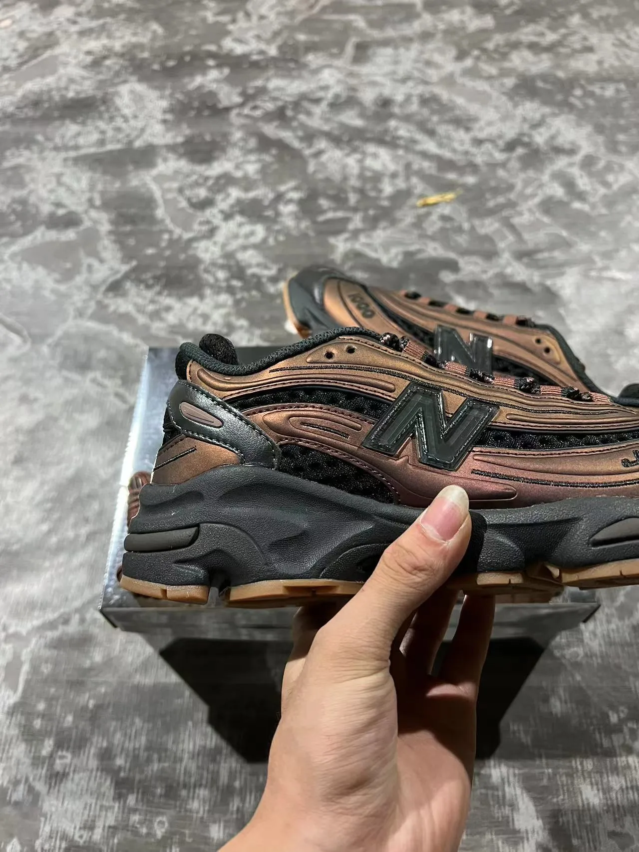 New Balance 1000 Noir Marron Semelle multicouche Contraste métallique Baskets épaisses 7