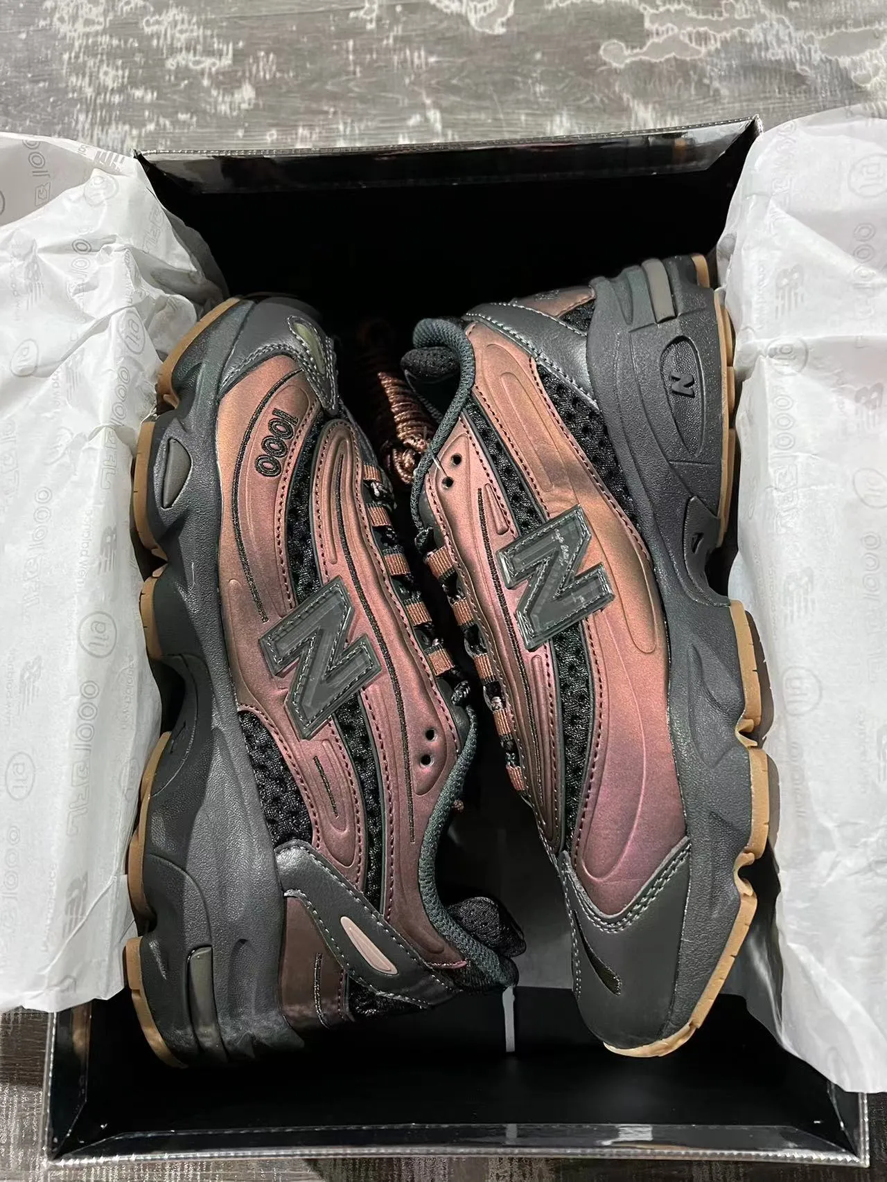 New Balance 1000 Noir Marron Semelle multicouche Contraste métallique Baskets épaisses 9