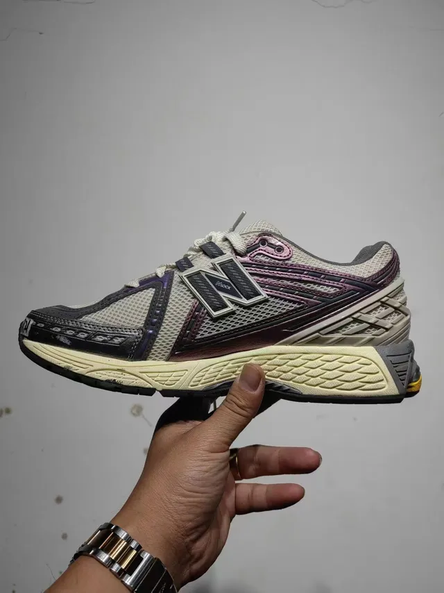 New Balance 1906R বেইজ বেগুনি ধূসর দৌড়ের জুতো 5