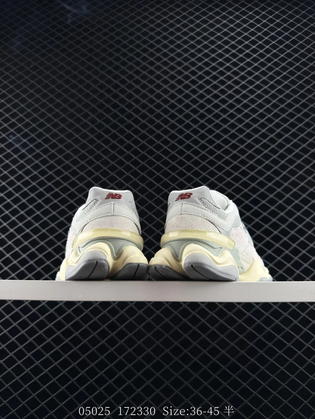 New Balance 9060 بيج وكريم سنيكرز تشانكي 6