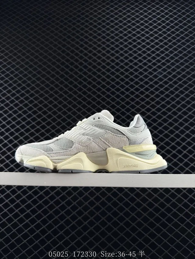 New Balance 9060 بيج وكريم سنيكرز تشانكي 8