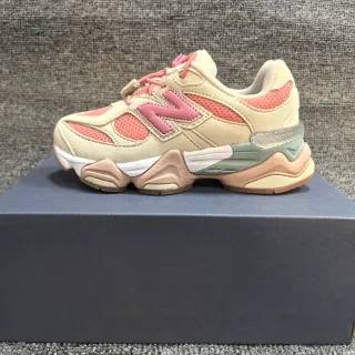 New Balance 9060 Beige Rose Menthe Chunky Sneakers