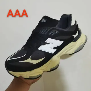 New Balance 9060 سنيكرز سوداء وكريم كيوبيك