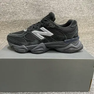 New Balance 9060 Sneakers noires en maille et daim chunky