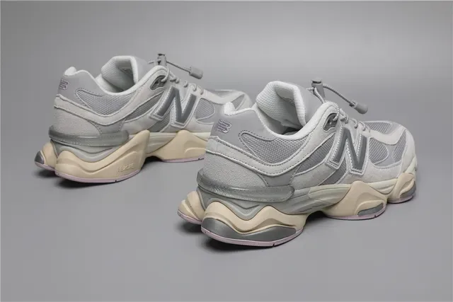 New Balance 9060 Gris et Crème Chaussures Lifestyle 3
