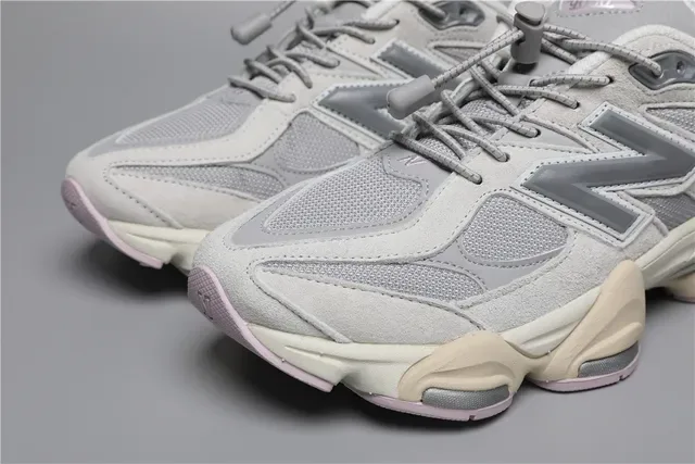 New Balance 9060 Gris et Crème Chaussures Lifestyle 4