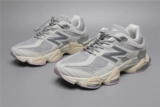 New Balance 9060 Gris et Crème Chaussures Lifestyle 5
