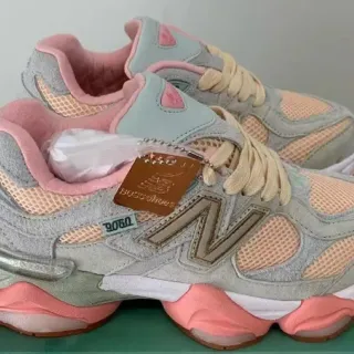 New Balance 9060 Pastel Gray Peach Pink سنيكرز ثيك