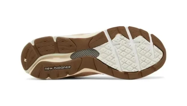 New Balance 米色麂皮和网面奶油'N'标志生活方式运动鞋 2