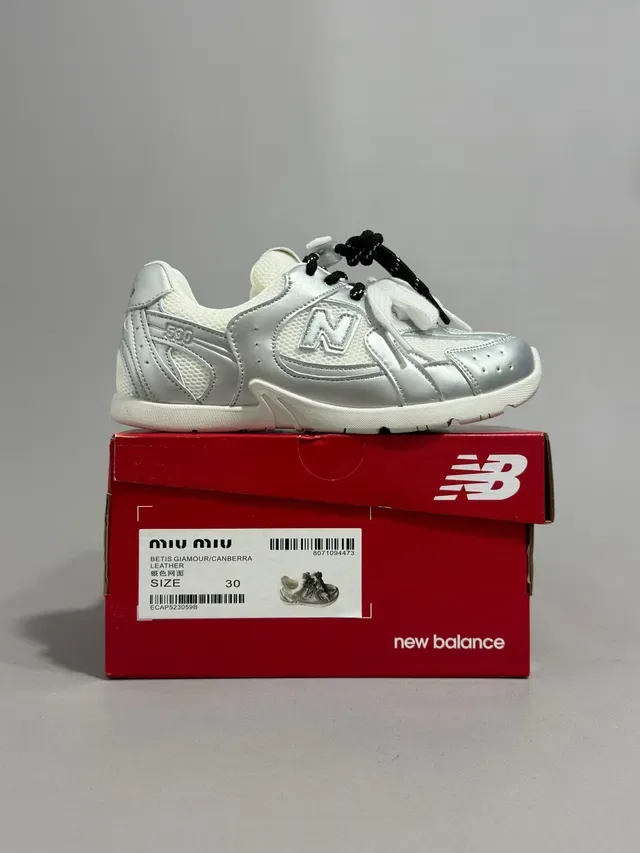 New Balance Chaussures Lifestyle Beige Blanc Matériau Mixte Supérieur Couche Maille Et Daim 3