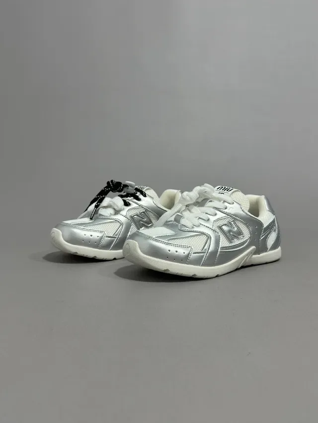 New Balance Chaussures Lifestyle Beige Blanc Matériau Mixte Supérieur Couche Maille Et Daim 4