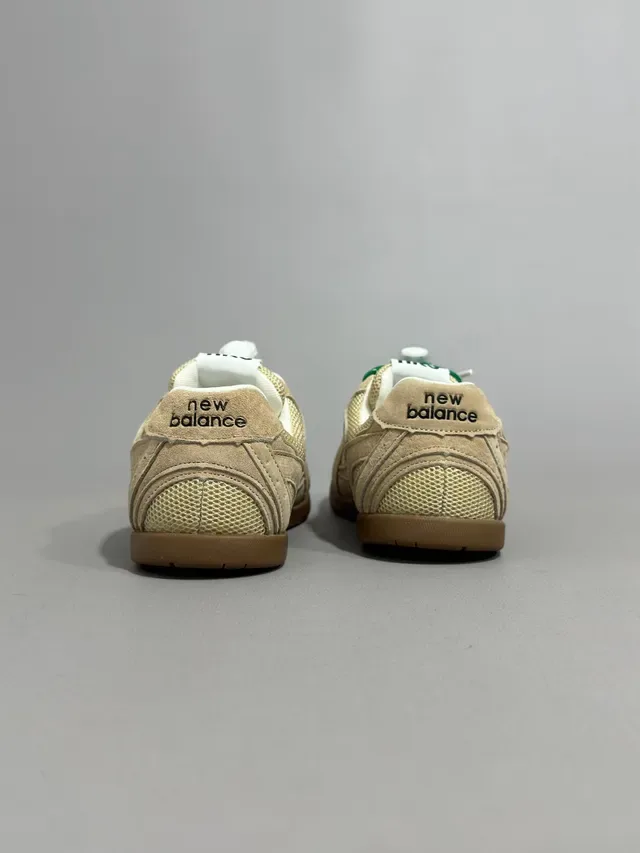 New Balance Chaussures Lifestyle Beige Blanc Matériau Mixte Supérieur Couche Maille Et Daim 14