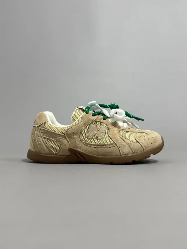 New Balance Chaussures Lifestyle Beige Blanc Matériau Mixte Supérieur Couche Maille Et Daim 20