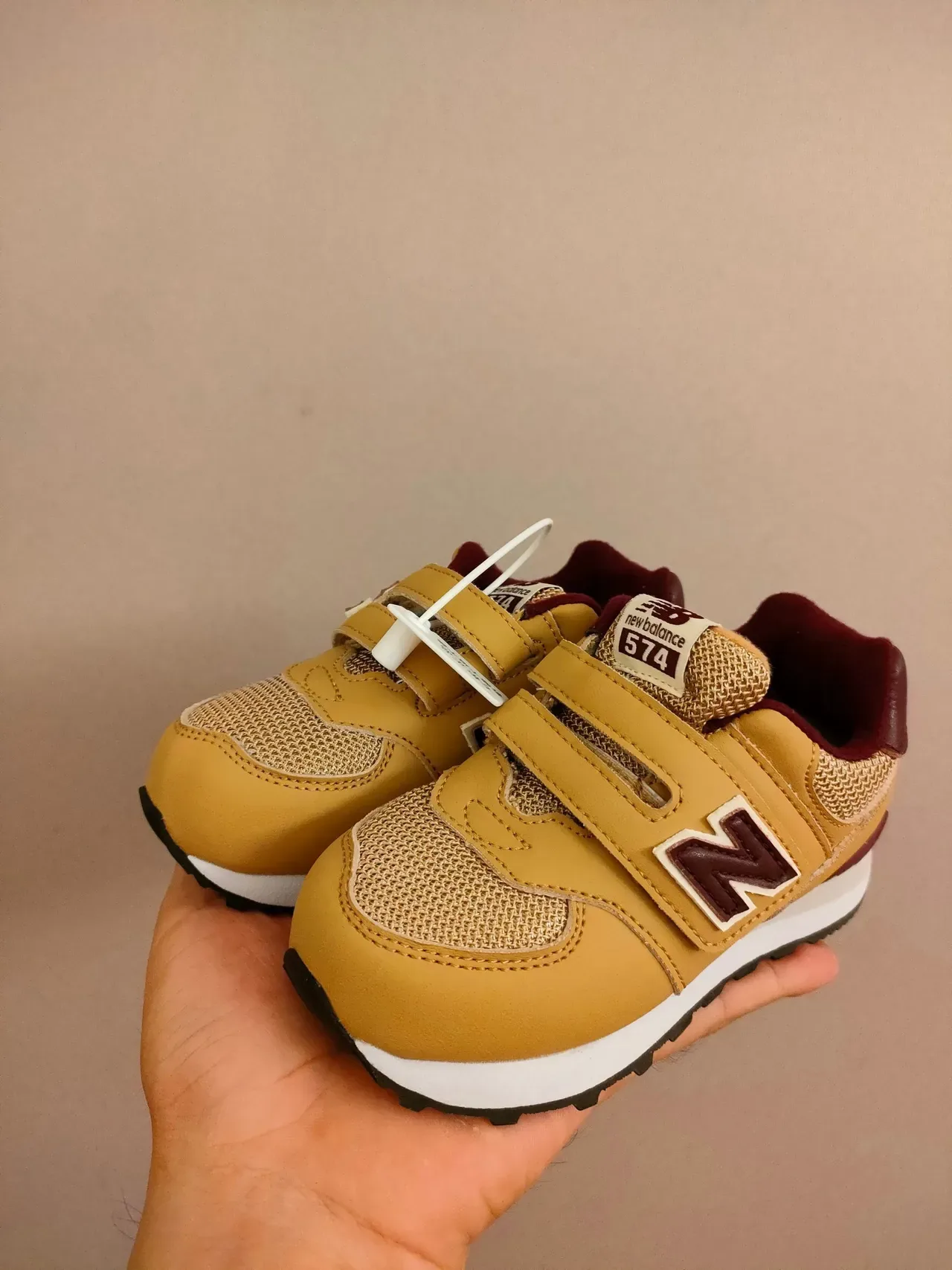 New Balance Chaussures Lifestyle Beige Jaune Low-Top avec Upper Stratifié 12