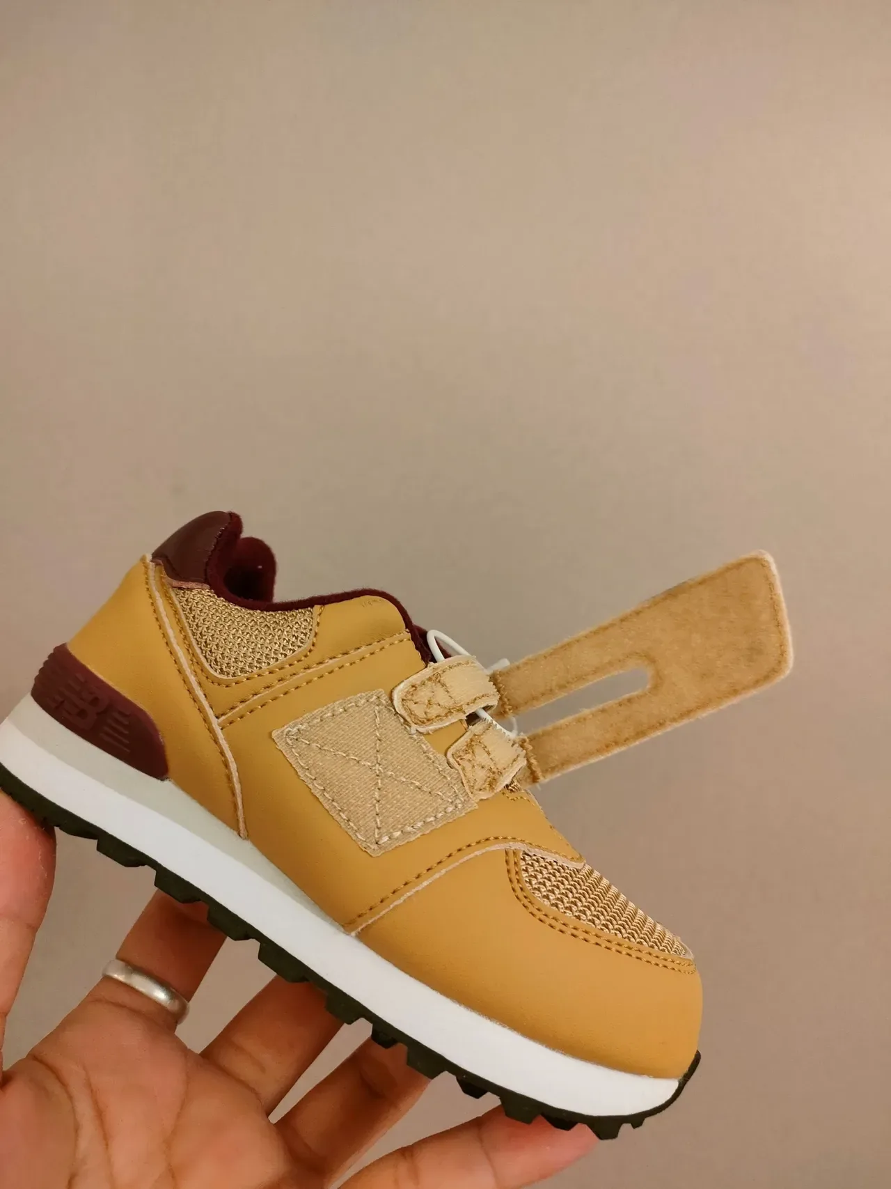 New Balance Chaussures Lifestyle Beige Jaune Low-Top avec Upper Stratifié 13
