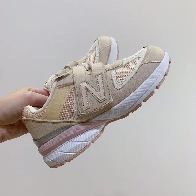 New Balance حذاء أسلوب حياة رمادي أسود منخفض مع شريط هوك أند لوب 6