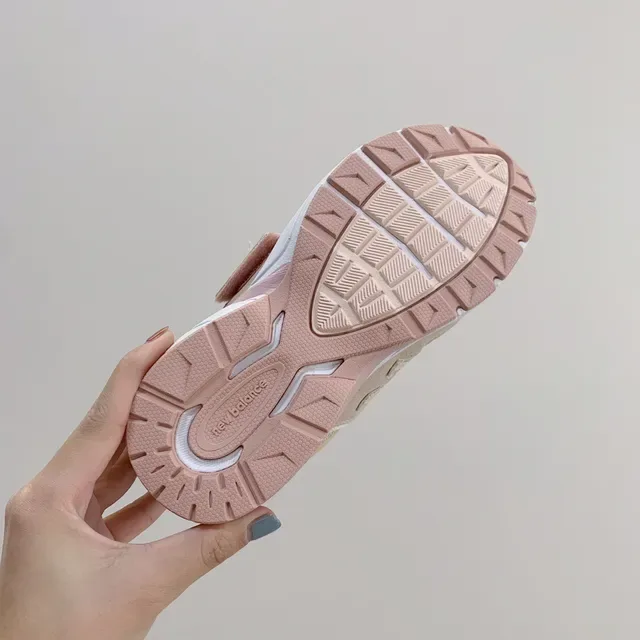New Balance حذاء أسلوب حياة رمادي أسود منخفض مع شريط هوك أند لوب 19