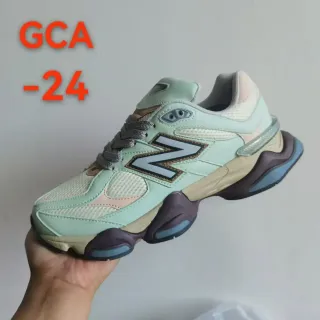 New Balance أخضر بيج أحذية سكيتشرز ثيكة مع الجزء العلوي والقاعدة من المواد المختلطة