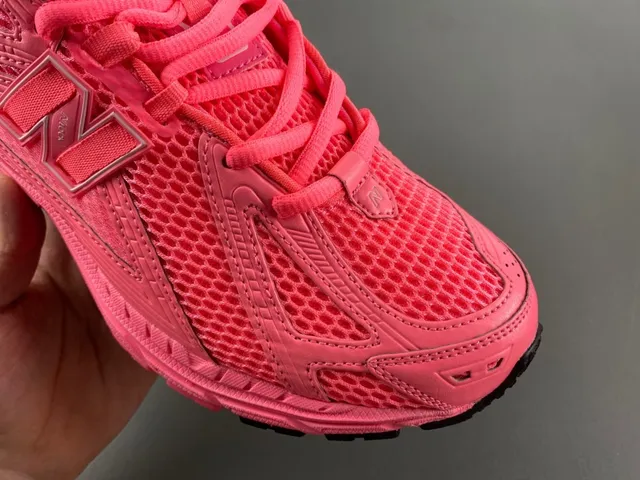 New Balance Chaussures de course rose noir upper en maille overlays de jaula synthétique 3