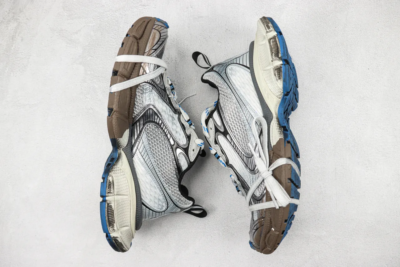 New Balance Bleu Argent Semelle multicouches Revêtements synthétiques métalliques Baskets chunky 2