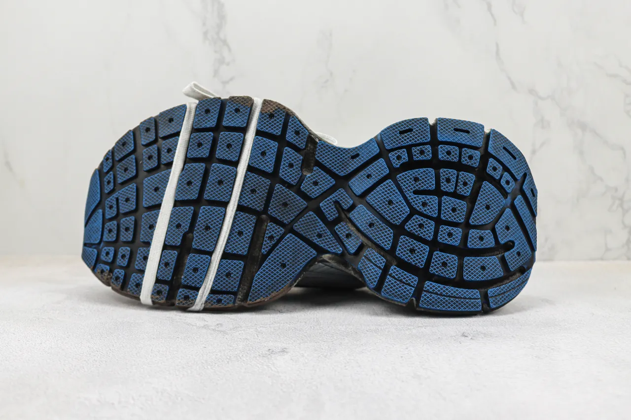 New Balance Bleu Argent Semelle multicouches Revêtements synthétiques métalliques Baskets chunky 8