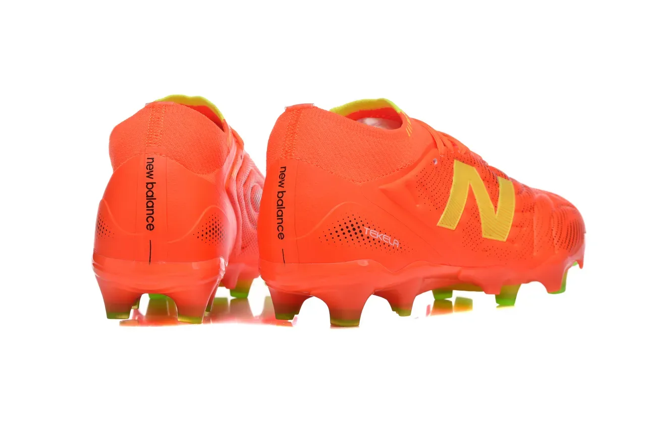 New Balance Tekela Orange Vert, Upper Synthétique Texturé, Soles Studs Moldées, Pour Terrain Firme, Chaussures de Football 5