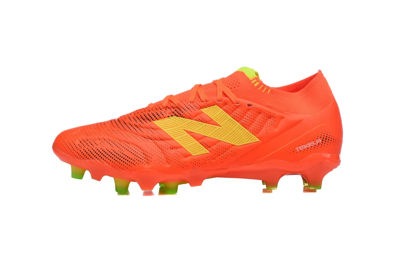 New Balance Tekela Orange Vert, Upper Synthétique Texturé, Soles Studs Moldées, Pour Terrain Firme, Chaussures de Football 10