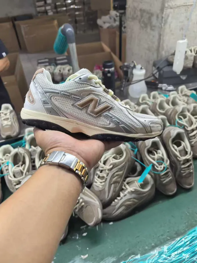 New Balance أبيض بيج ريترو رنينغ سيليويت شبكة وتغطية اصطناعية بناء أحذية رياضية أسلوب حياتي 6