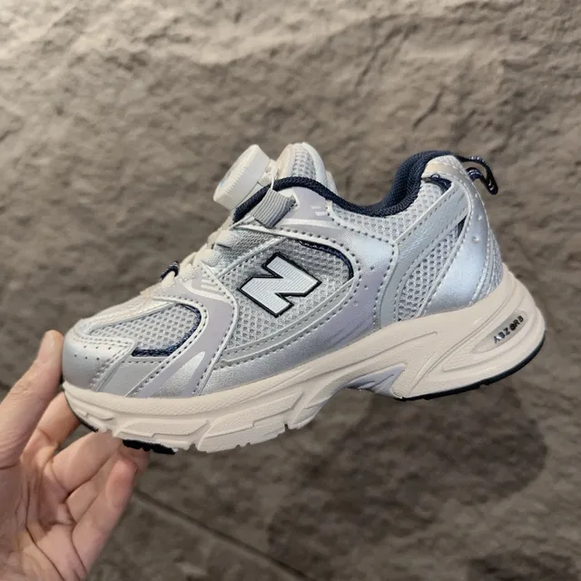 New Balance White Navy Midsole Boa Dial Closure Chunky Sneakers 8