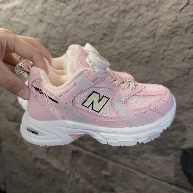 New Balance White Navy Midsole Boa Dial Closure Chunky Sneakers 17