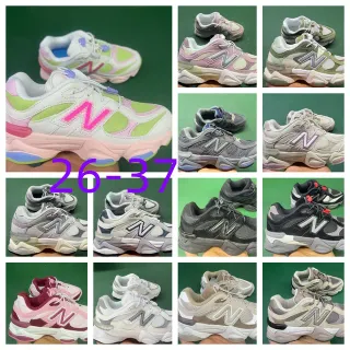 New Balance حذاء رياضي سميك أبيض وردي سولا متعددة الطبقات شبكي ولوحات بناء اصطناعي
