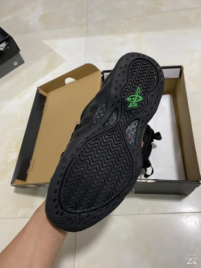 Nike Air Foamposite One Black Basketball Shoes 4