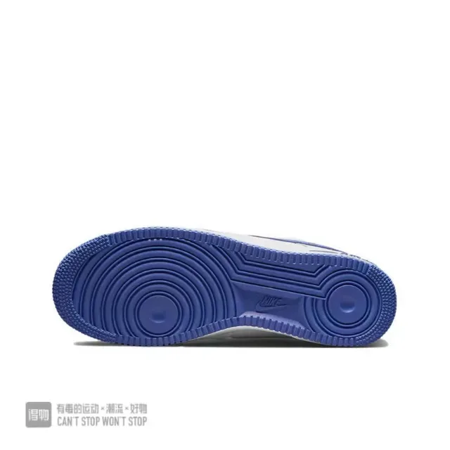 Nike Air Force 1 branco e azul real tênis lifestyle 2