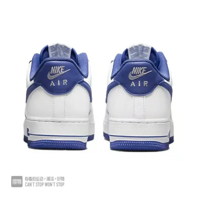 Nike Air Force 1 branco e azul real tênis lifestyle 3