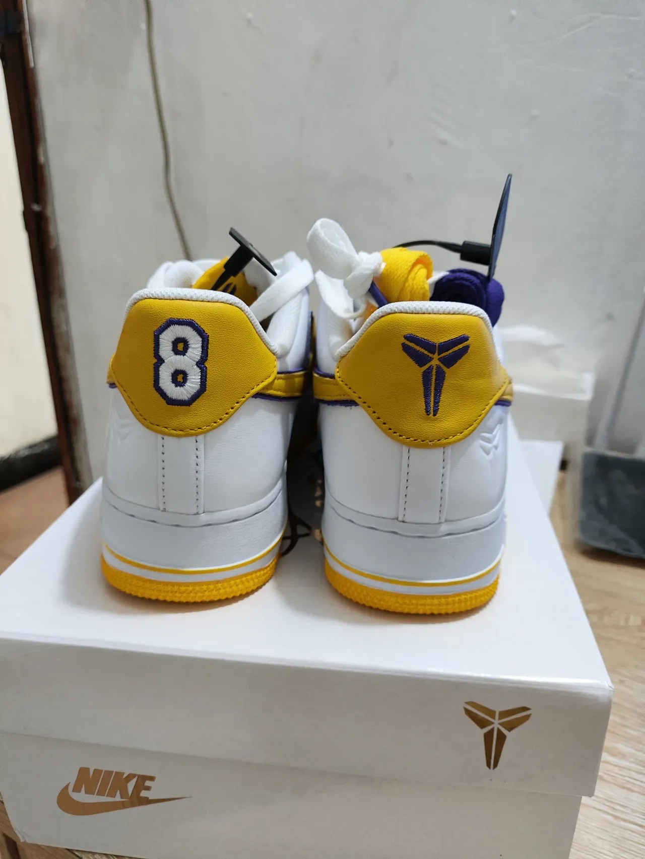 Nike Air Force 1 Blanc Doré Violet Lifestyle Sneakers 4