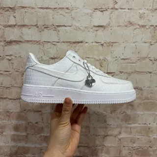 Nike Air Force 1 White Textured Jacquard Lifestyle Sneakers