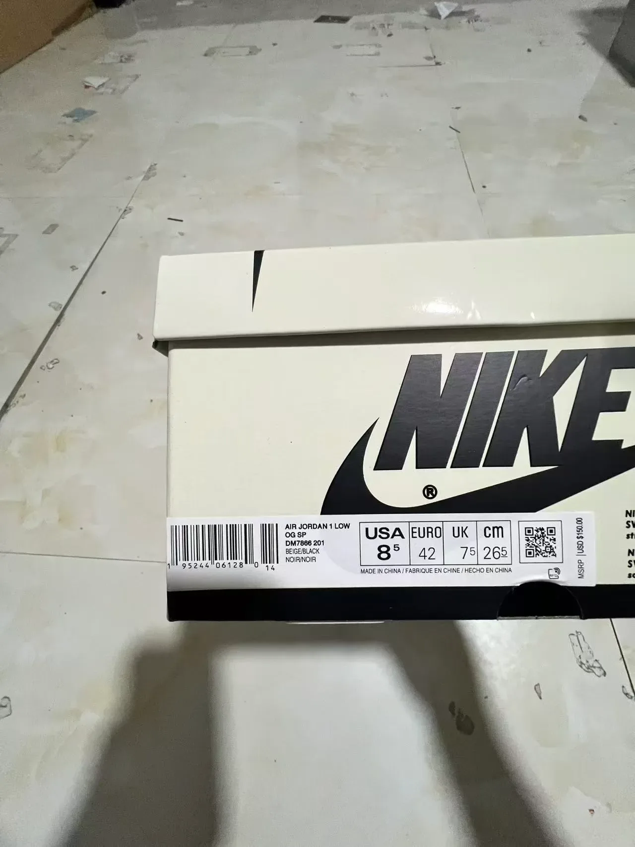 Nike Air Jordan 1 Noir et Crème Sneakers Lifestyle 10