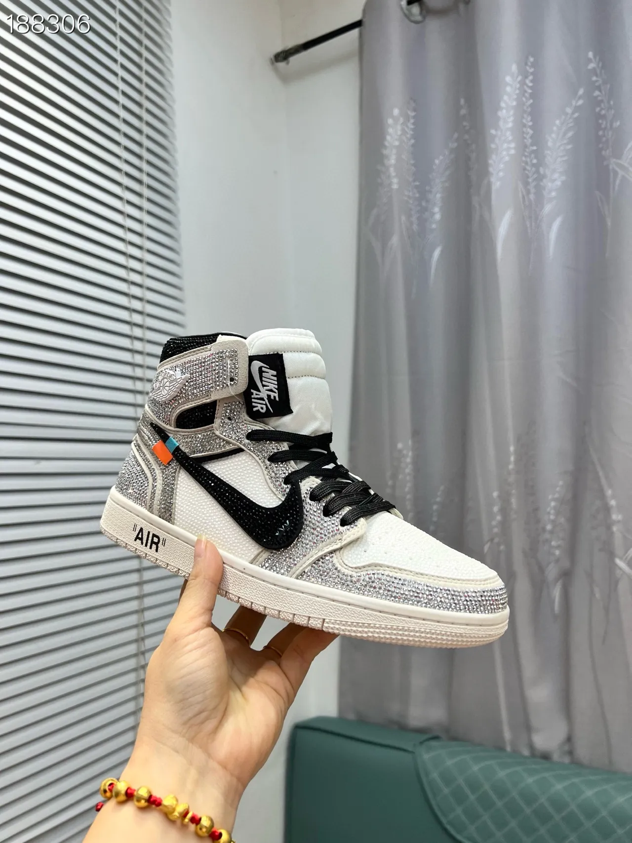 Nike Air Jordan 1 High Off-White Crystal-Embellished Chaussures de basket-ball 6