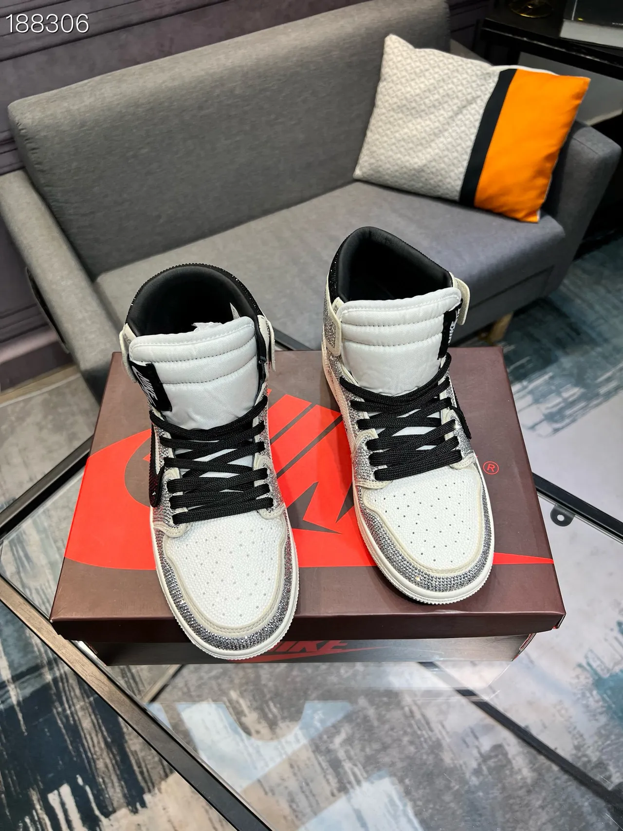 Nike Air Jordan 1 High Off-White Crystal-Embellished Chaussures de basket-ball 7