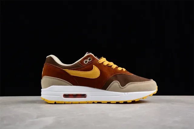 Chaussures Lifestyle Nike Air Max 1 Brown Beige Yellow 9