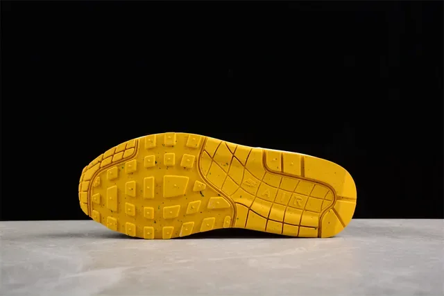 Chaussures Lifestyle Nike Air Max 1 Brown Beige Yellow 11