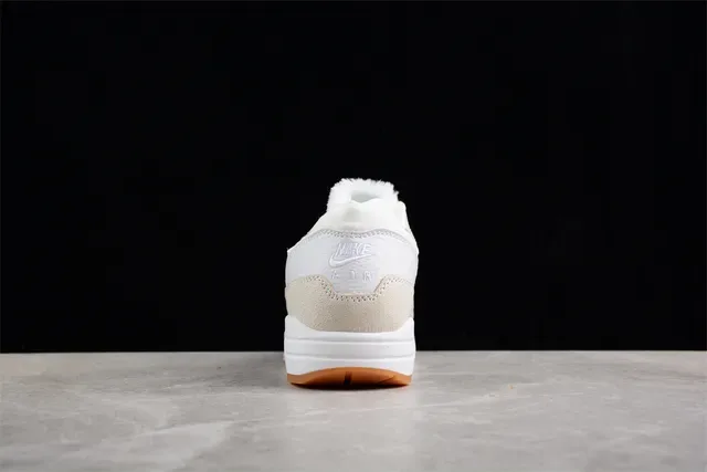 Nike Air Max 1 Branco Bege Vermelho Pena Tênis Lifestyle 10