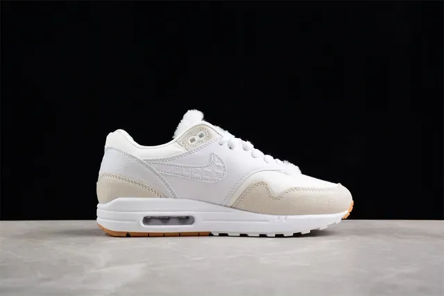 Nike Air Max 1 Branco Bege Vermelho Pena Tênis Lifestyle 11