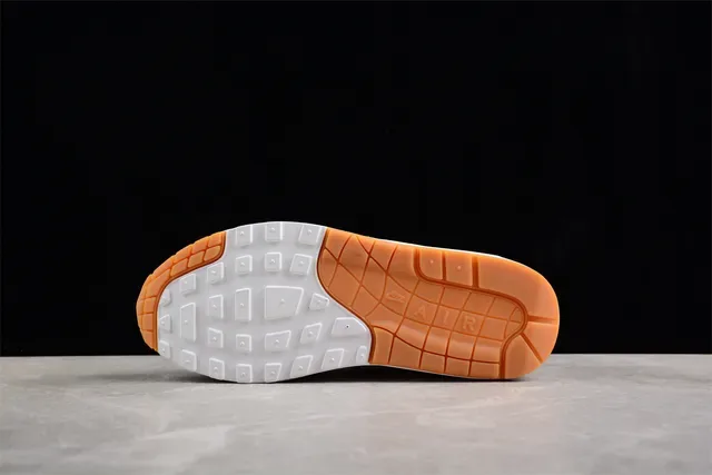 Nike Air Max 1 Branco Bege Vermelho Pena Tênis Lifestyle 13