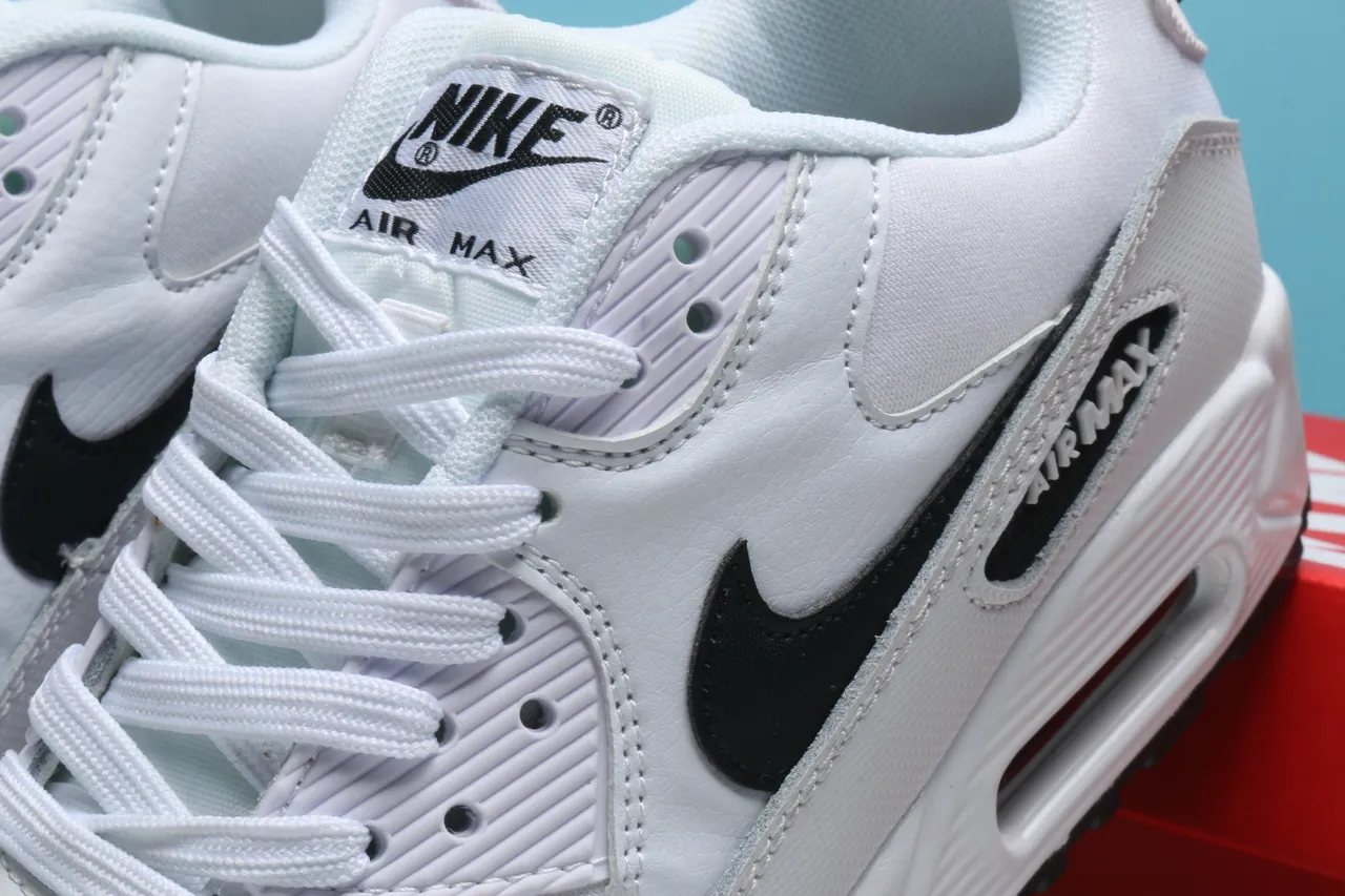 Nike Air Max 90 White Black Lifestyle Sneakers 3