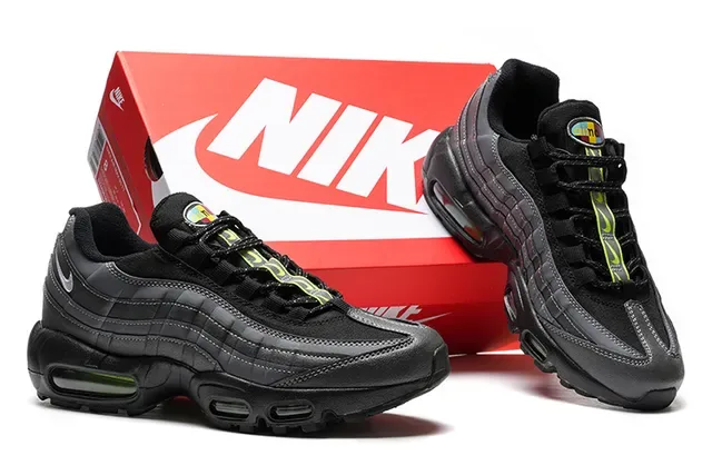 Nike Air Max 95 Black Green Quilted Upper Dual Visible Units Lifestyle Sneakers 2