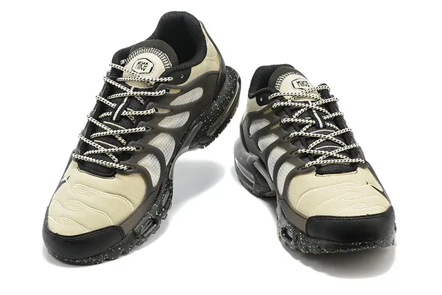 Nike Air Max Plus Beige Black Speckled Lifestyle Sneakers 3