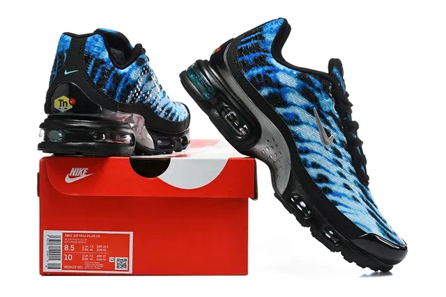 Nike Air Max Plus Perforated Monochrome Lifestyle Sneakers 13