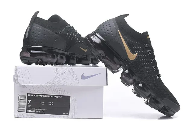 Nike Air VaporMax Chaussures Lifestyle Noires et Or Métallique 2